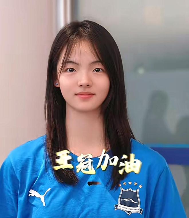 武漢女足姜晨璟，踢防守位反差大，自小如此。