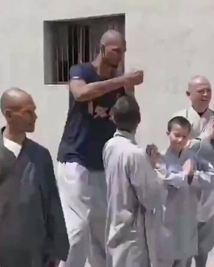 下賽季我給你來個(gè)這個(gè)文班在少林看樣子沒少練腿法啊