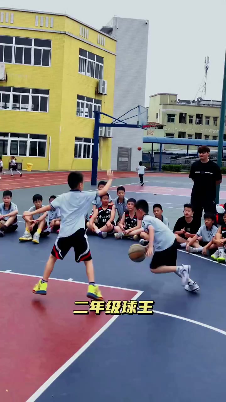 無(wú)法想象這是一個(gè)二年級(jí)小學(xué)生的實(shí)力吊打幾個(gè)六年級(jí)的