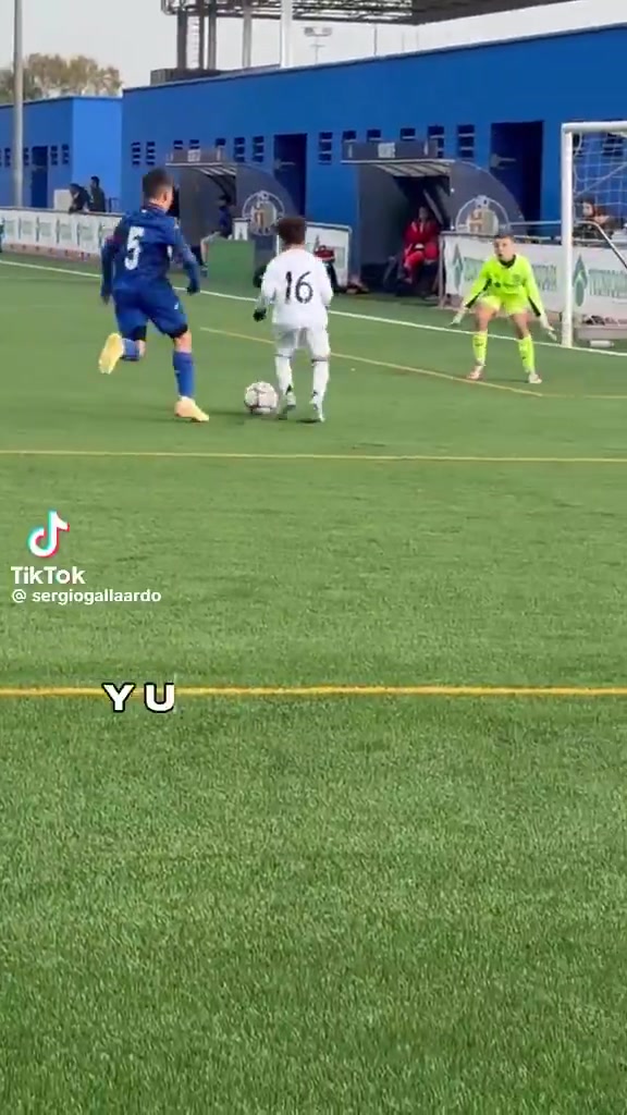 感受一下皇馬U12梯隊的這位小天才