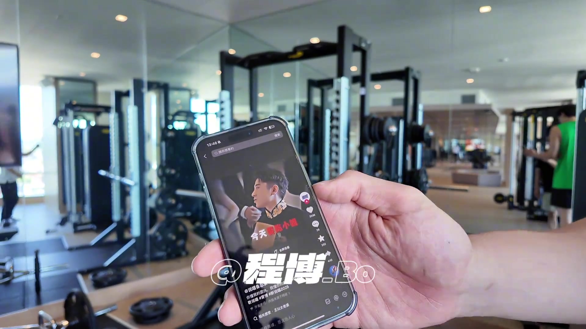 楊瀚森在健身房開(kāi)始了體能訓(xùn)練翻譯因不知道王以太連忙道歉 楊瀚森在健身房開(kāi)始了體能訓(xùn)練翻譯因不知道王以太連忙道歉