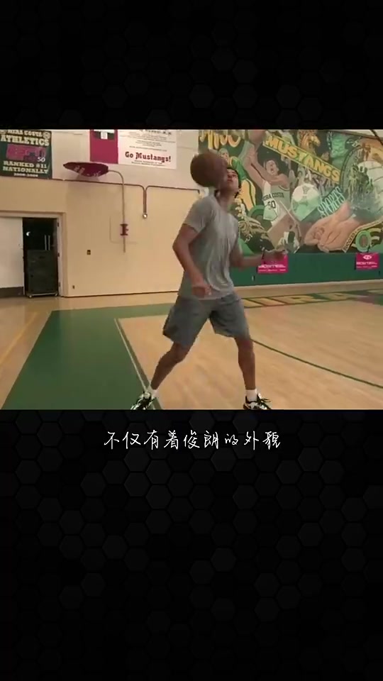高顏值的一對武賈西奇的巔峰就是曾經(jīng)和莎拉波娃在一起