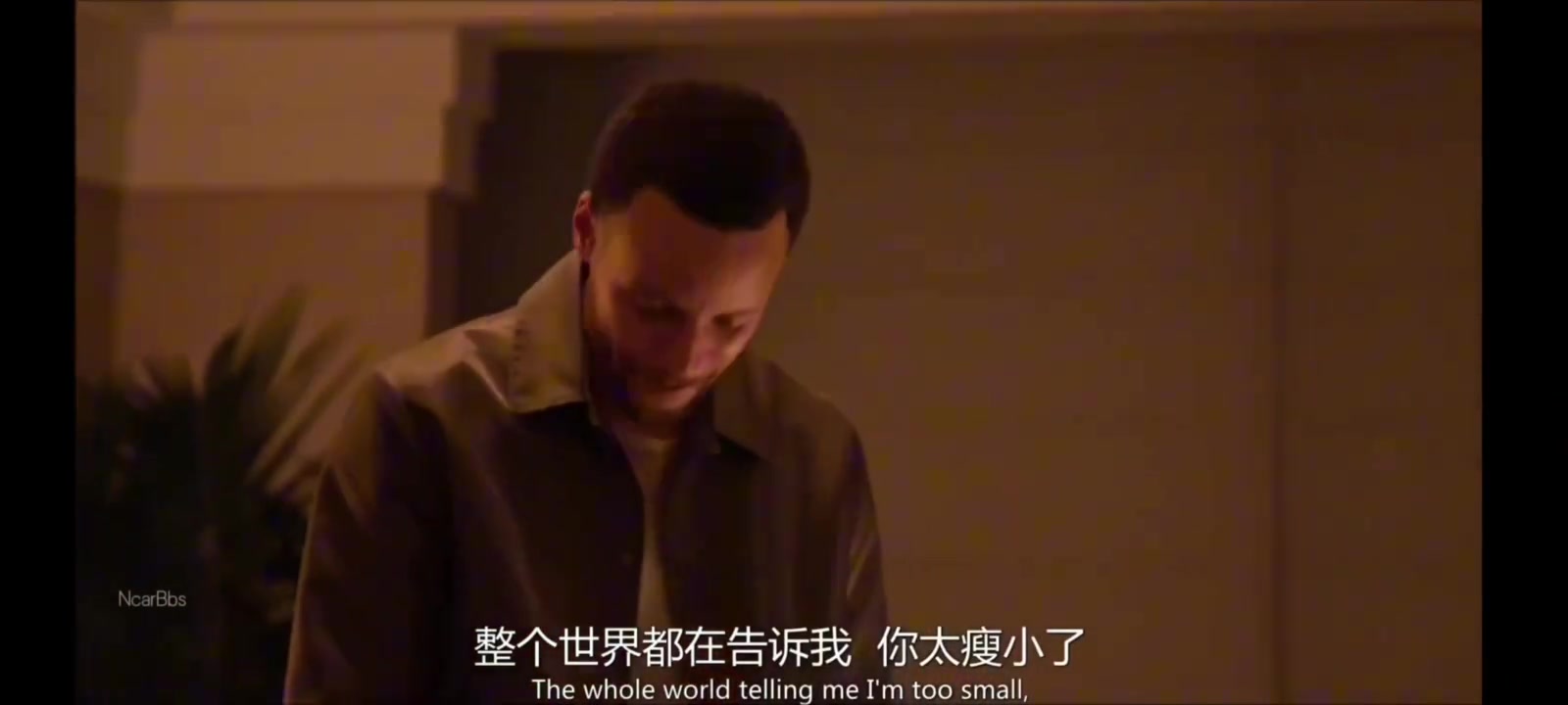 太勵(lì)志了庫(kù)里整個(gè)世界都在說我太瘦小了但為什么不能是我