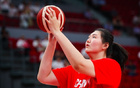 中國女籃大勝51分，7人得分上雙，張子宇首秀亮眼。
