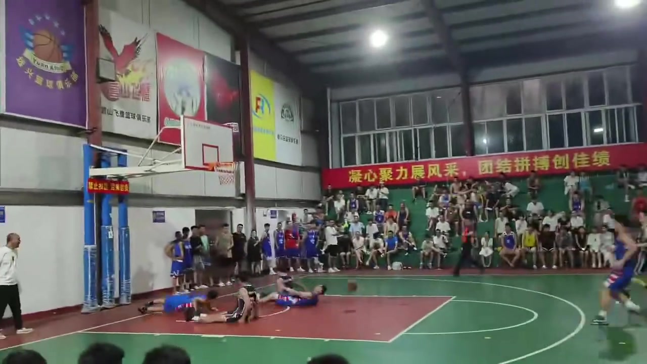 電視劇也不敢這么演一場(chǎng)比賽出現(xiàn)這么多庫里致敬庫里