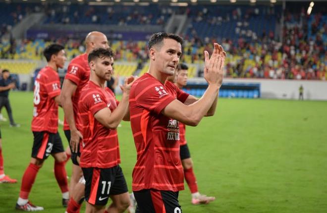 足球報(bào)：業(yè)內(nèi)人士認(rèn)為，蓉城3-0開(kāi)啟亞洲頂級(jí)俱樂(lè)部之路